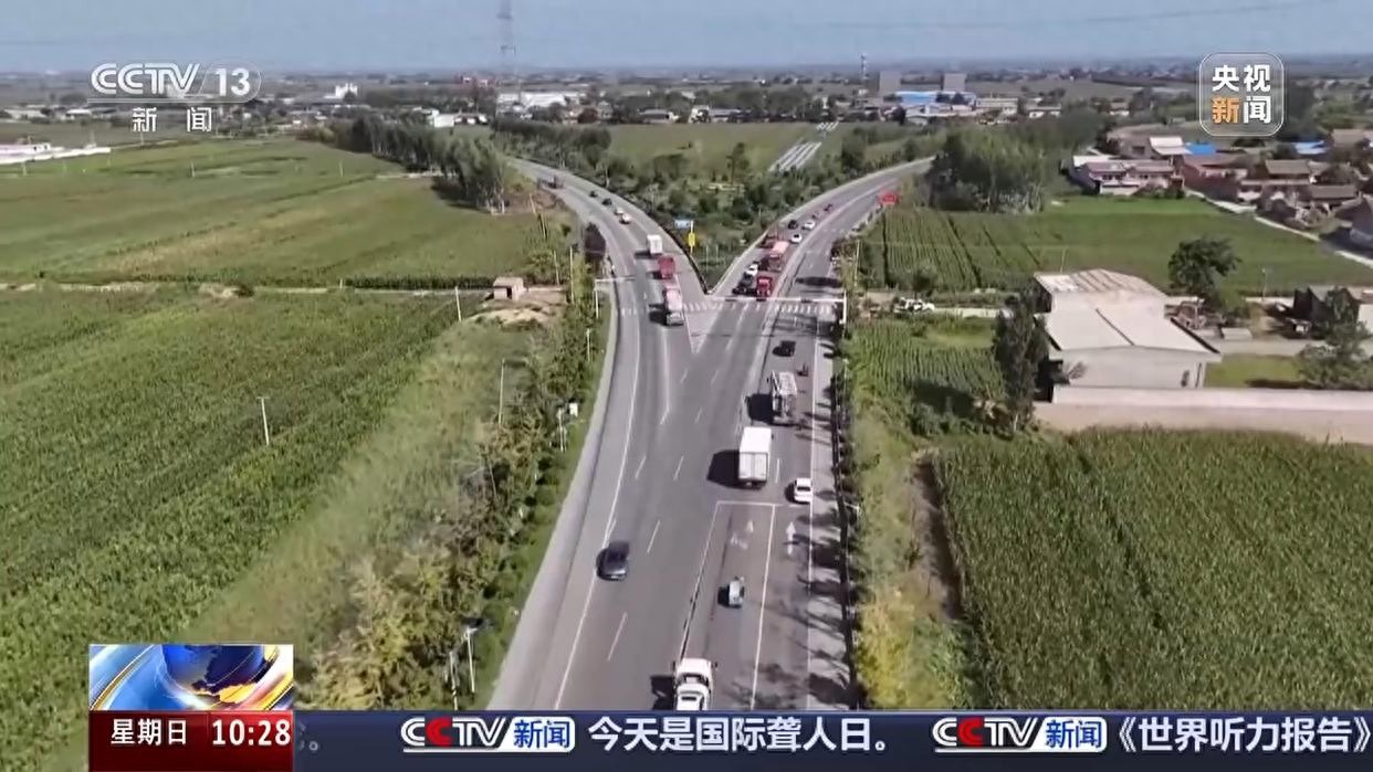 無信號燈路口通行規(guī)則_出行提示_國慶中秋假期交通安全風險