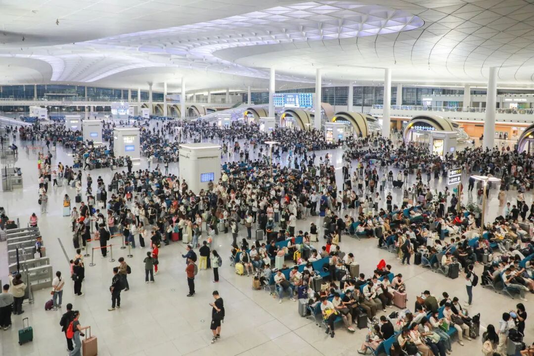 國(guó)慶中秋返程鐵路客流量_高速行車安全提示_出行提示