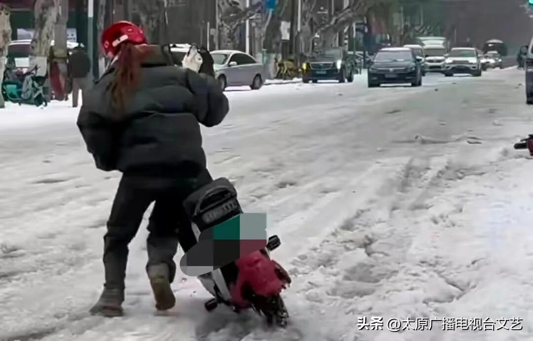 駕駛雪天車輛注意事項_出行提示_駕車出行前的準備