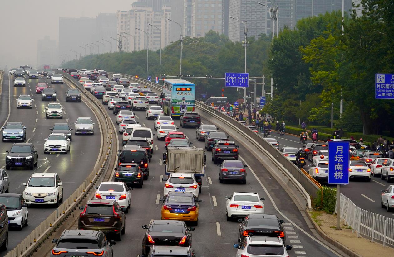 限行_北京暫緩尾號限行_北京尾號限行政策調(diào)整