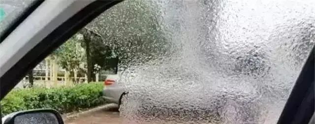 降雪天氣開(kāi)車注意事項(xiàng)_出行提示_雪地行車安全技巧