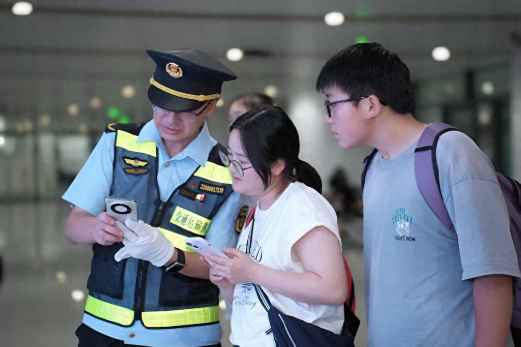 出行提示_網(wǎng)約車非法營(yíng)運(yùn)查處_重慶東站交通執(zhí)法