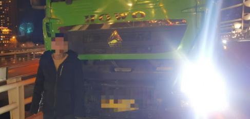 天津交警查處闖禁行貨車(chē)_冬季行動(dòng)大貨車(chē)闖禁行_禁行