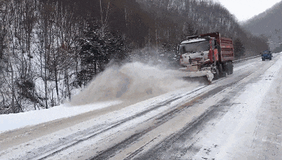 降雪天氣安全出行_出行提示_雪天開車注意事項(xiàng)
